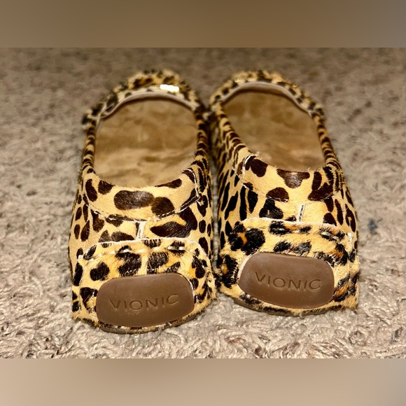 Women’s Vionic Animal Print Women's Loafers Size 7 - Picture 4 of 9
